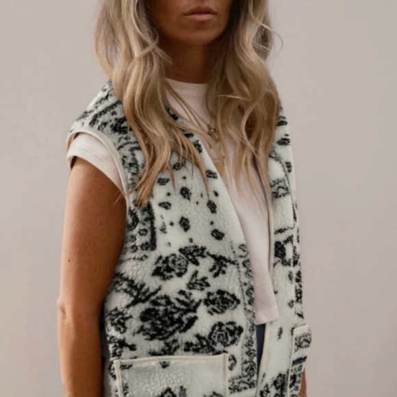 Jackets & Blazers - Stylish Black and White Patterned Vest paisley